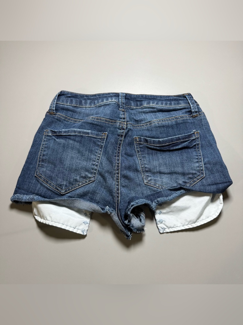 Mudd 5 ripped denim embroidered pockets shortie shorts - Picture 3 of 6
